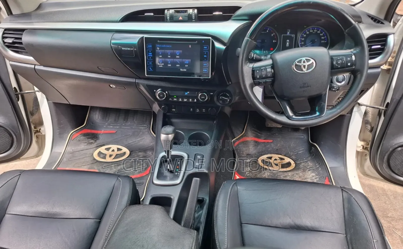 Toyota Hilux 2016 White