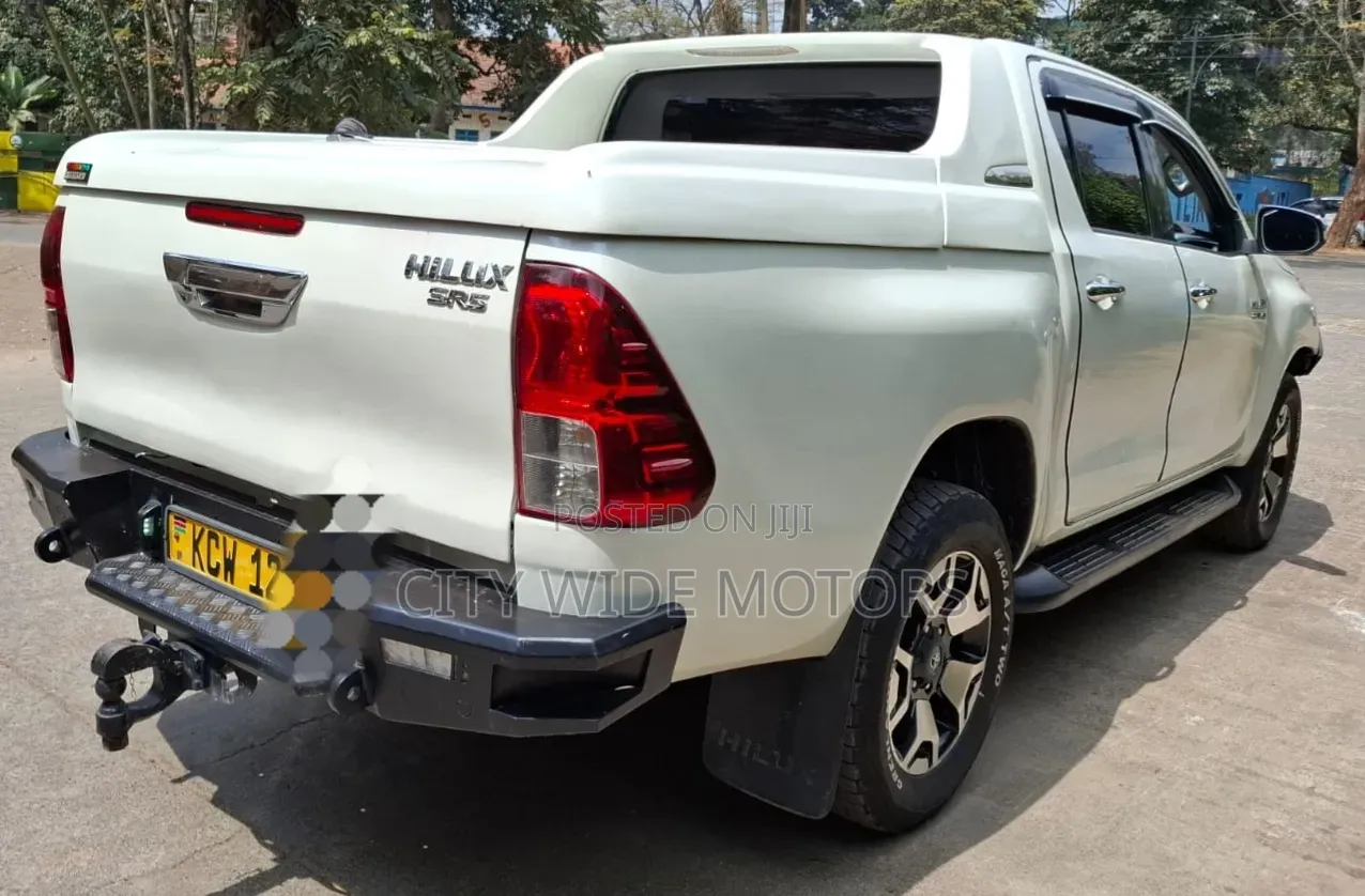 Toyota Hilux 2016 White