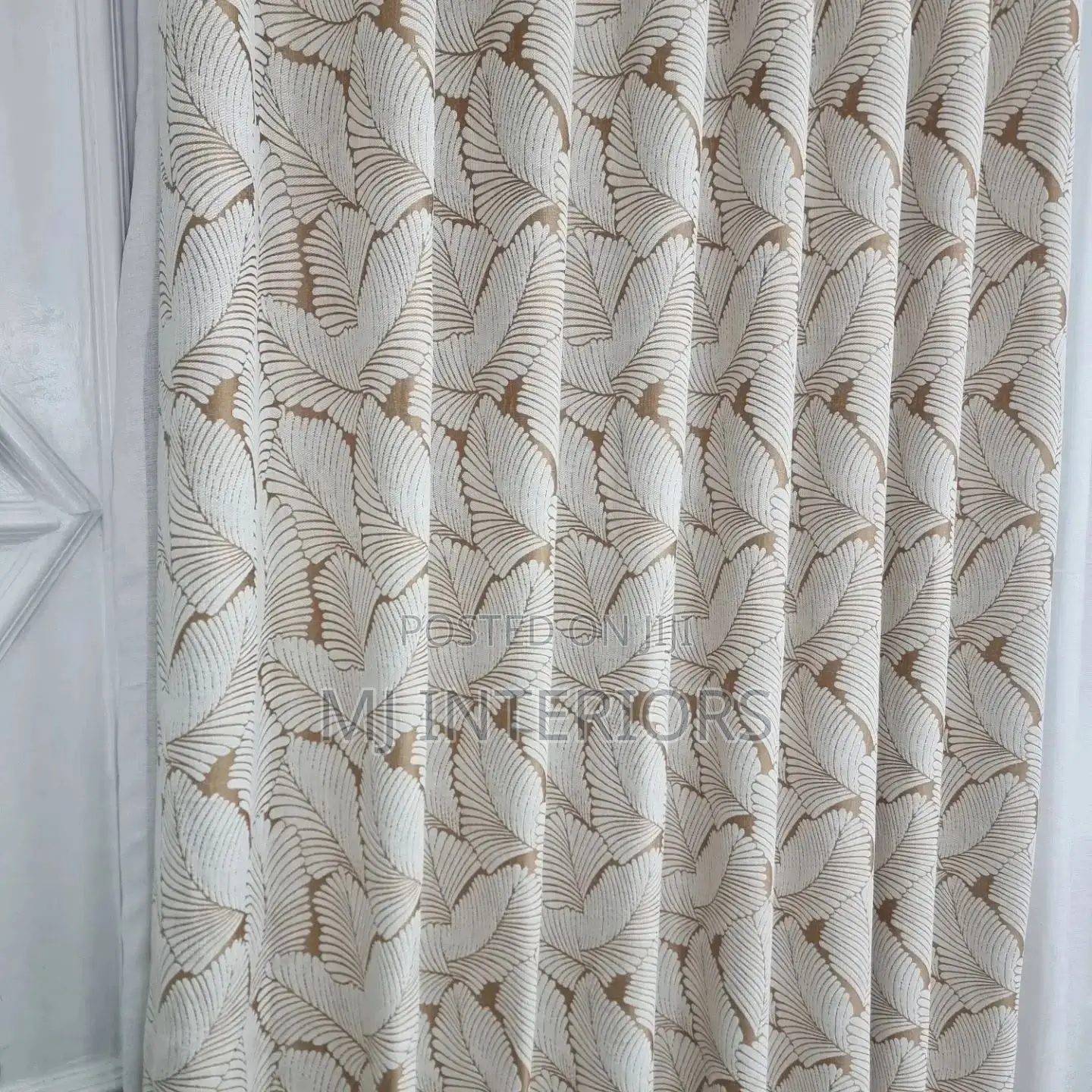 Elegant Window Curtains for Modern Apartment Interiors
