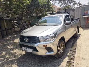Toyota Hilux 2018 Silver