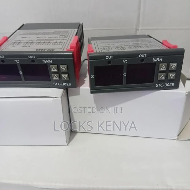 Farming STC-3028 Temperature Humidity Controller - main view