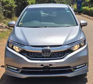 Honda Shuttle 1.5 Hybrid 2WD 2020 Silver