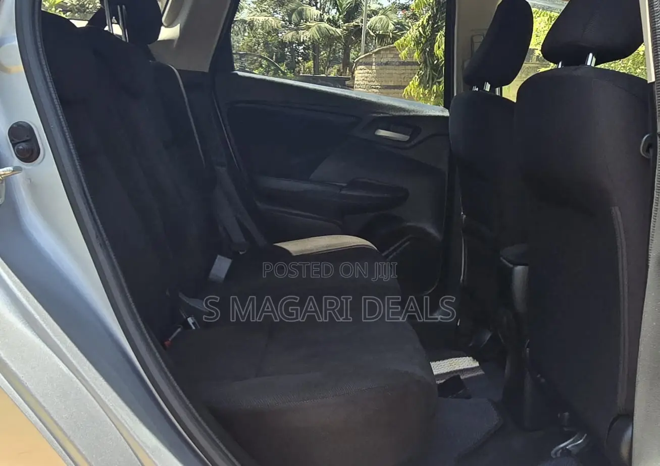 Honda Shuttle 1.5 Hybrid 2WD 2020 Silver