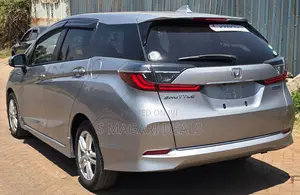 Honda Shuttle 1.5 Hybrid 2WD 2020 Silver