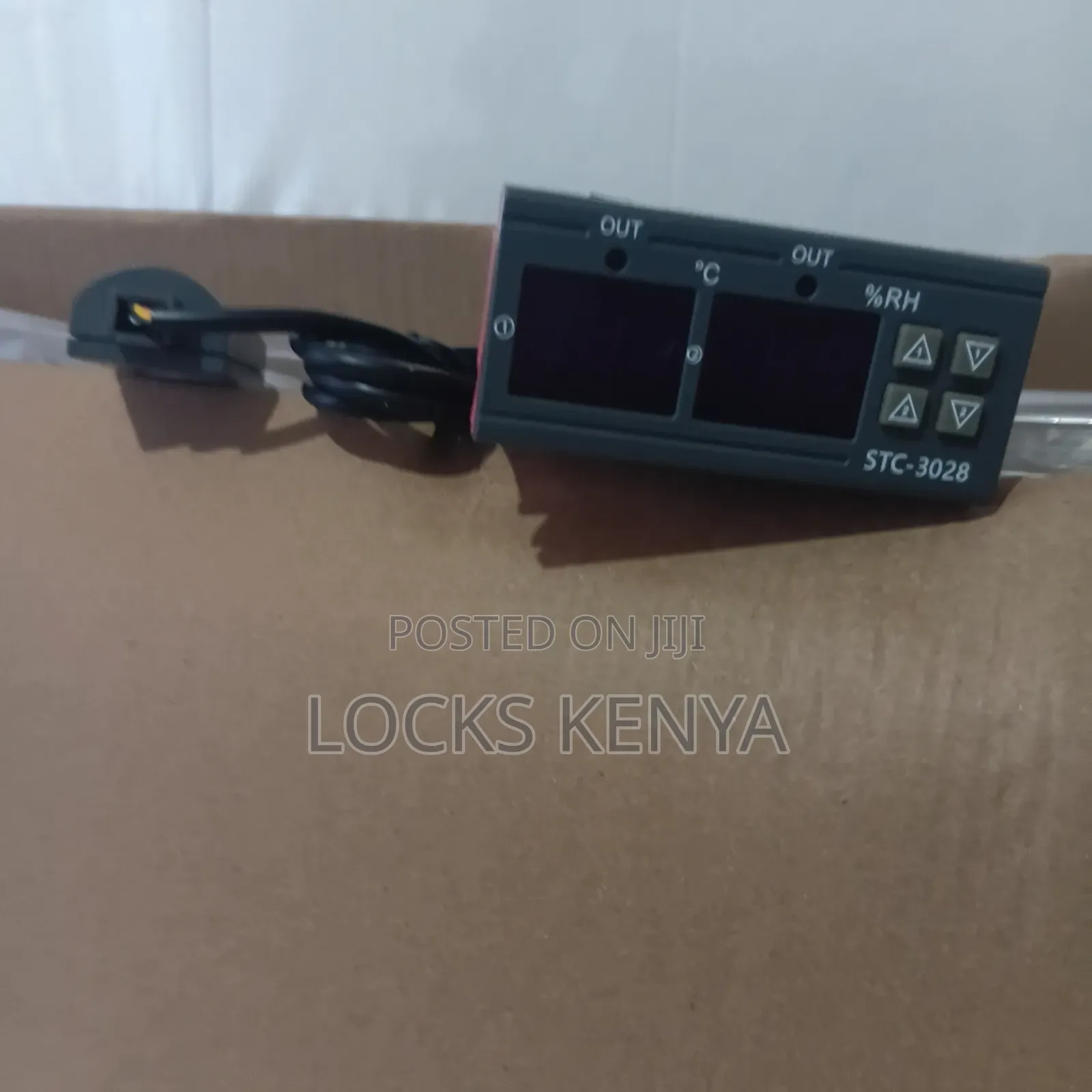 Compact STC-3028 Temperature Humidity Controller