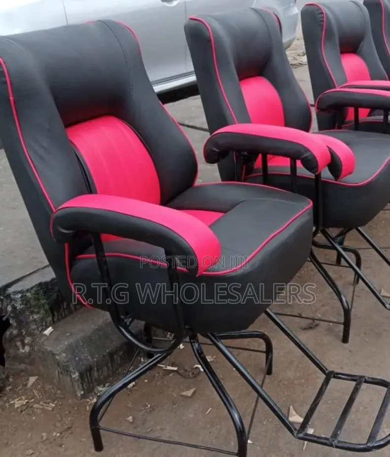 Simple.barber Chair Local
