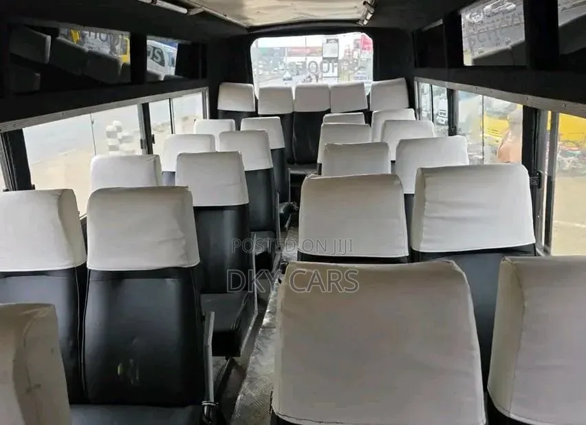 Isuzu NQR 2014 Yellow