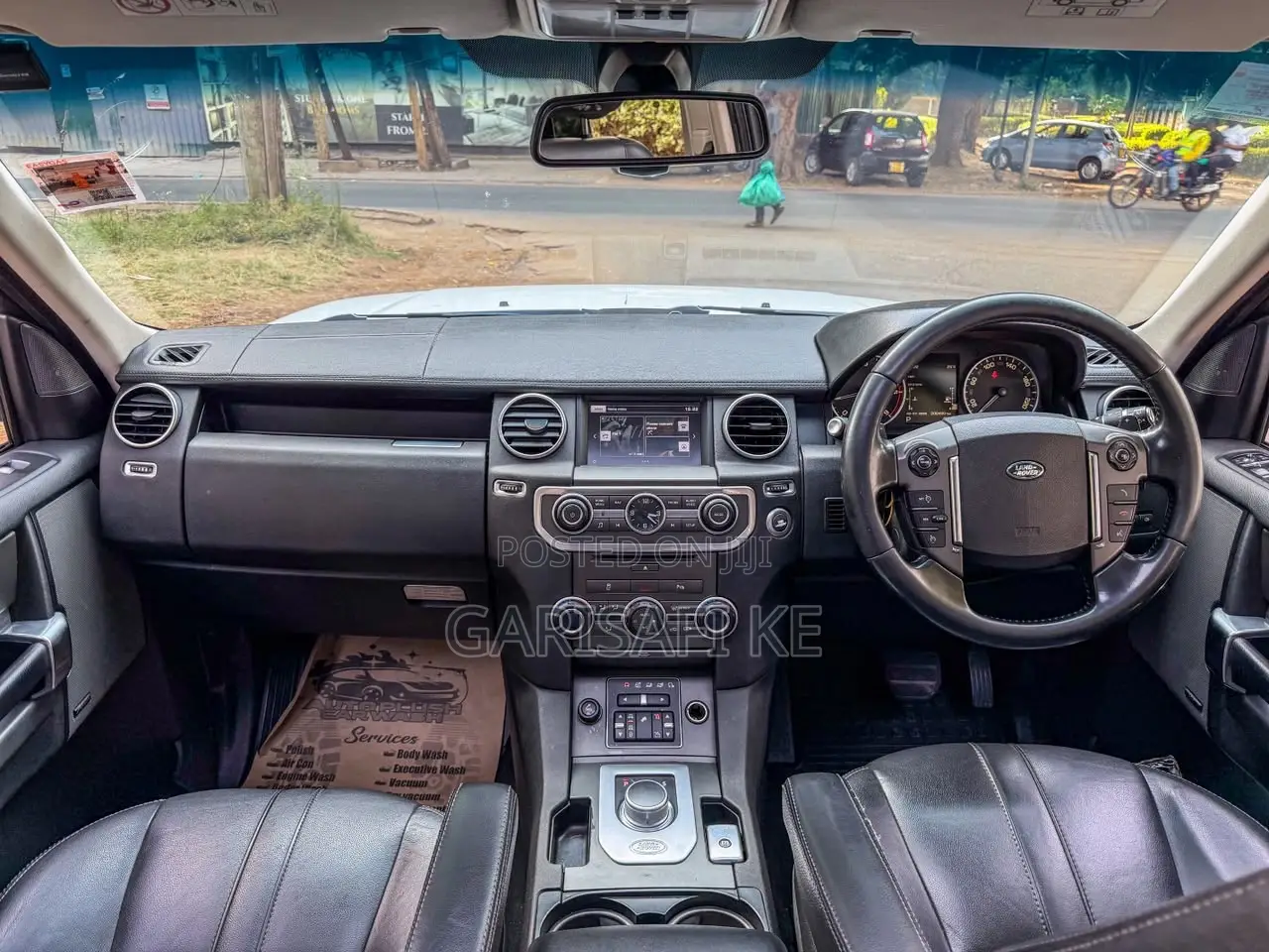 Land Rover Discovery 2014 White