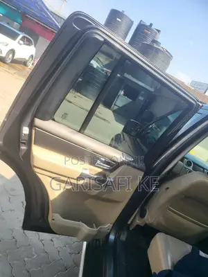 Land Rover Discovery 2013 Gray