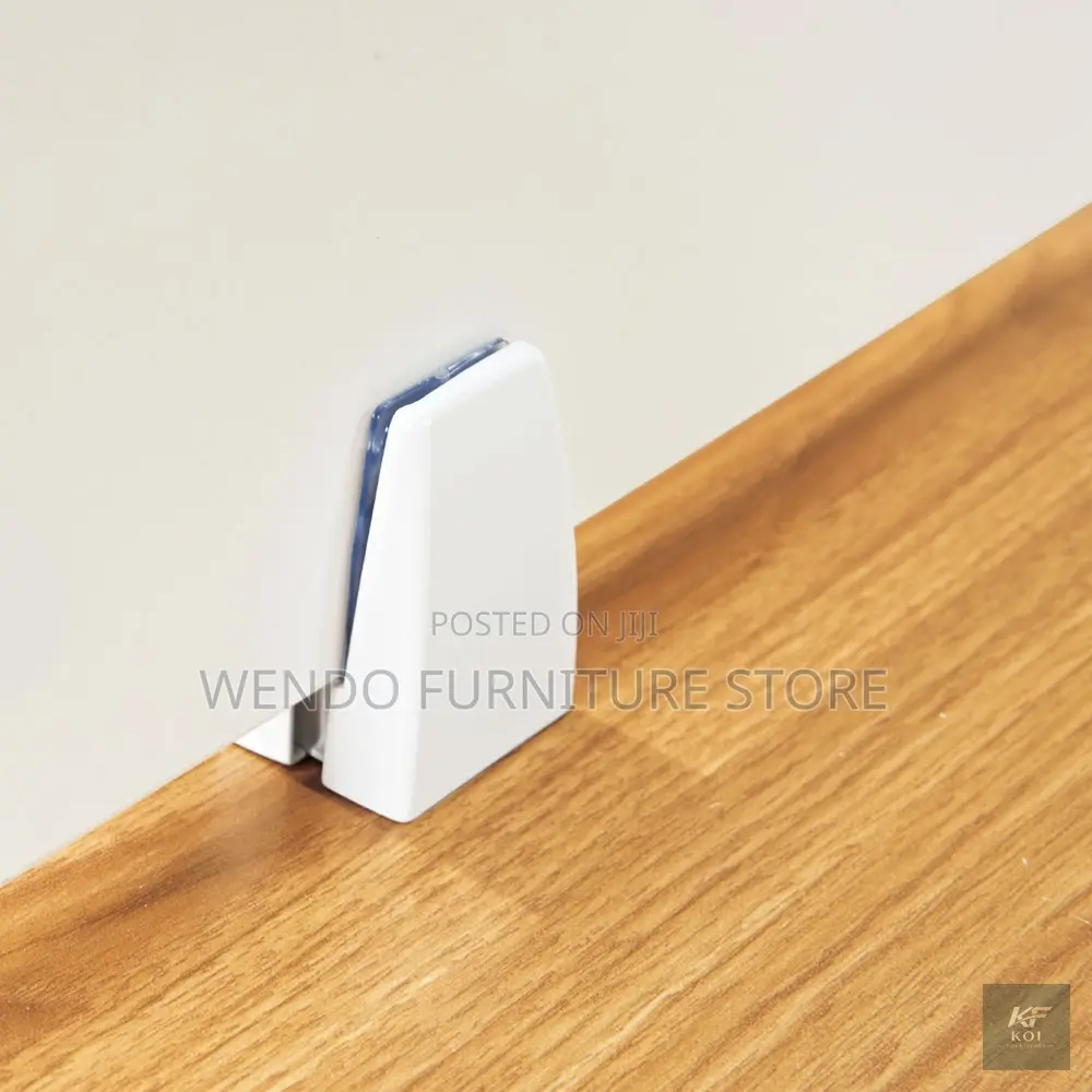 Office Workstation; Four Users Wooden Privacy Modular Workstation