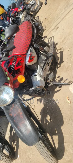 Bajaj Boxer 150 UG 2024 Red
