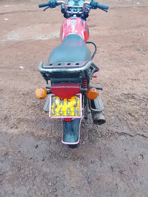 Bajaj Boxer 2023 Red