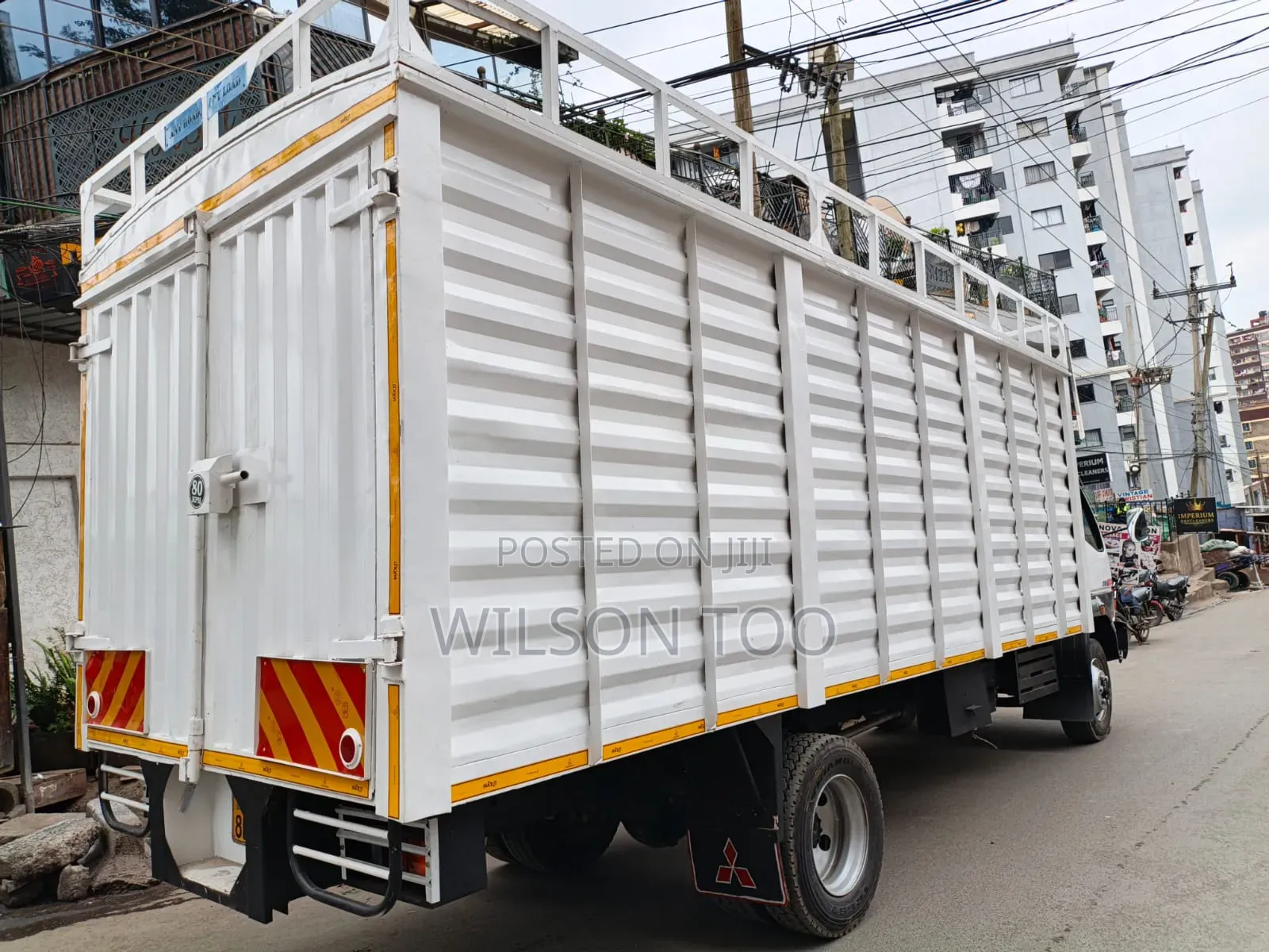 Mitsubishi Fh 215 KBS Covered Body
