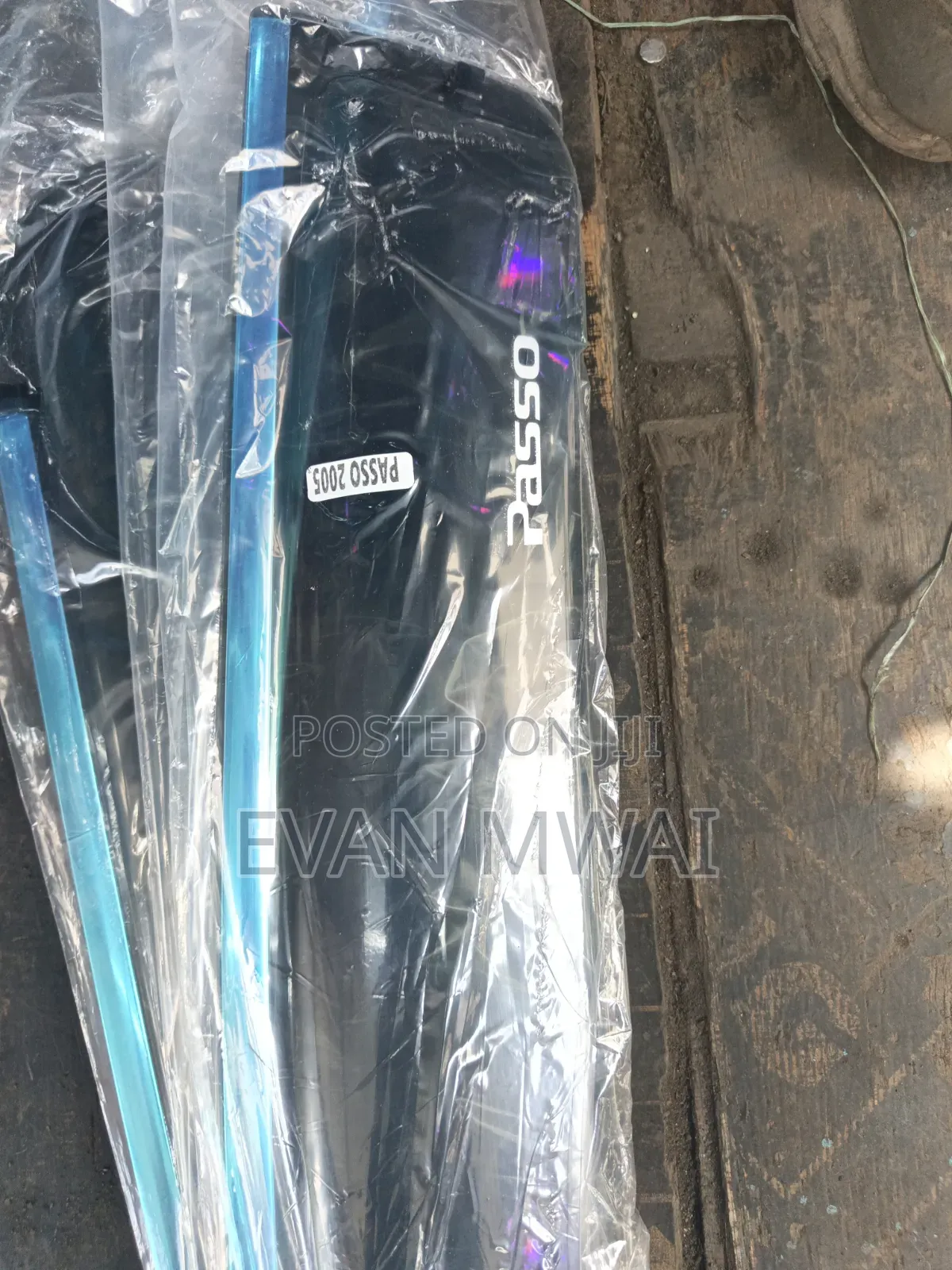 Windbreakers Toyota Passo 2005 Available