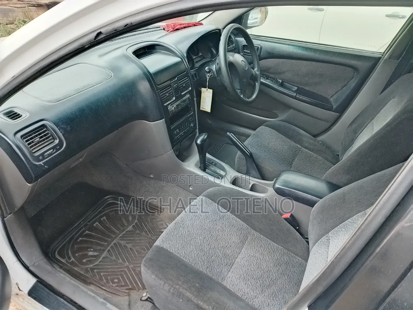 Toyota Caldina 2000 White