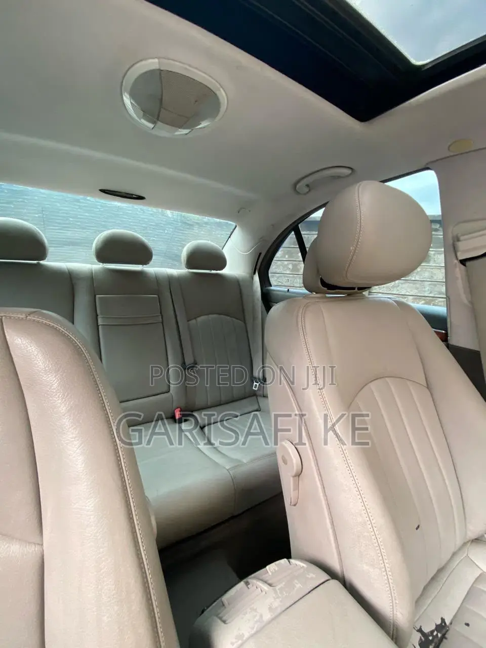 Mercedes-Benz E200 2009 Blue