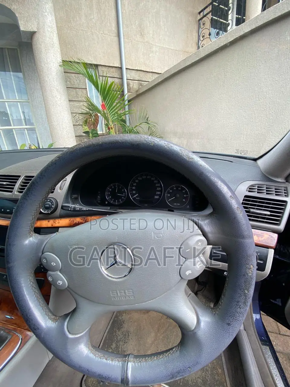 Mercedes-Benz E200 2009 Blue