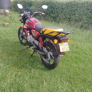 Bajaj Boxer 2025 Red