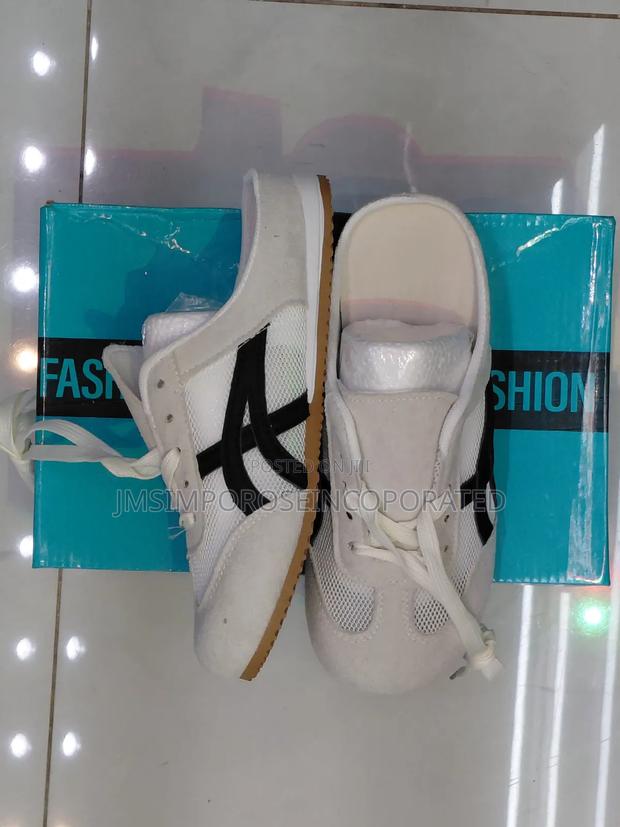 Ladies Slipons - thumbnail 3
