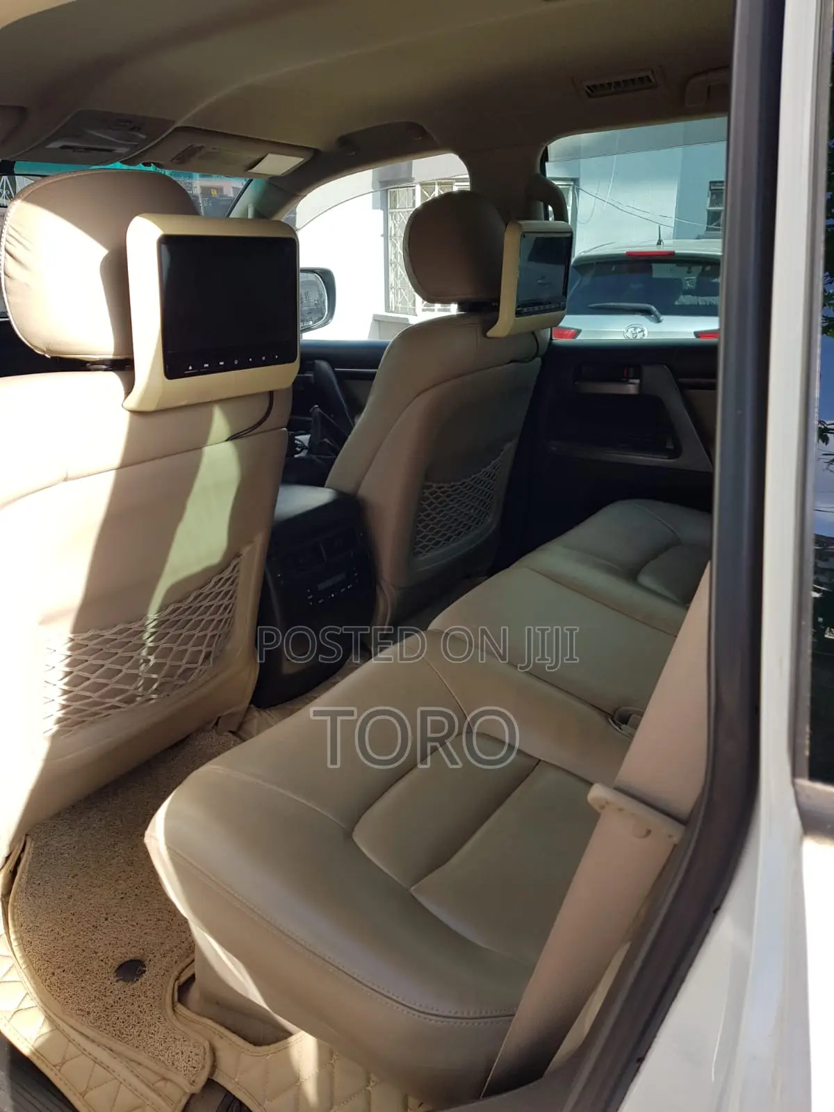 Toyota Land Cruiser 2008 White