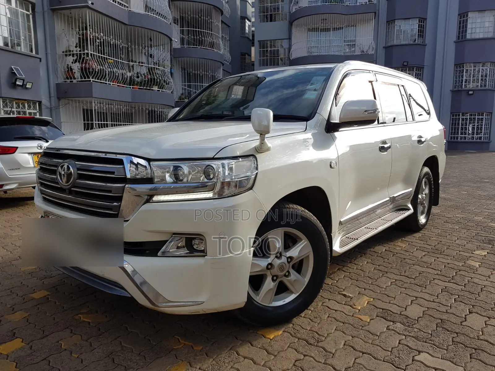 Toyota Land Cruiser 2008 White