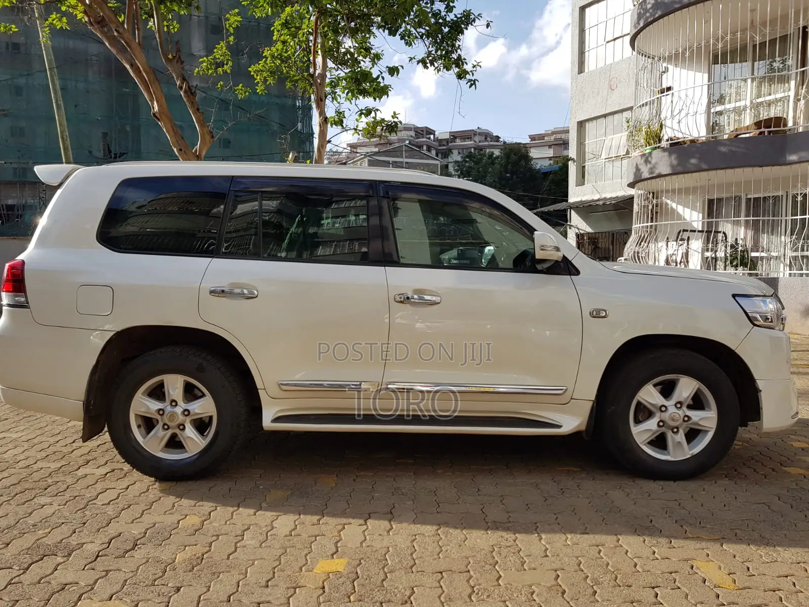 Toyota Land Cruiser 2008 White