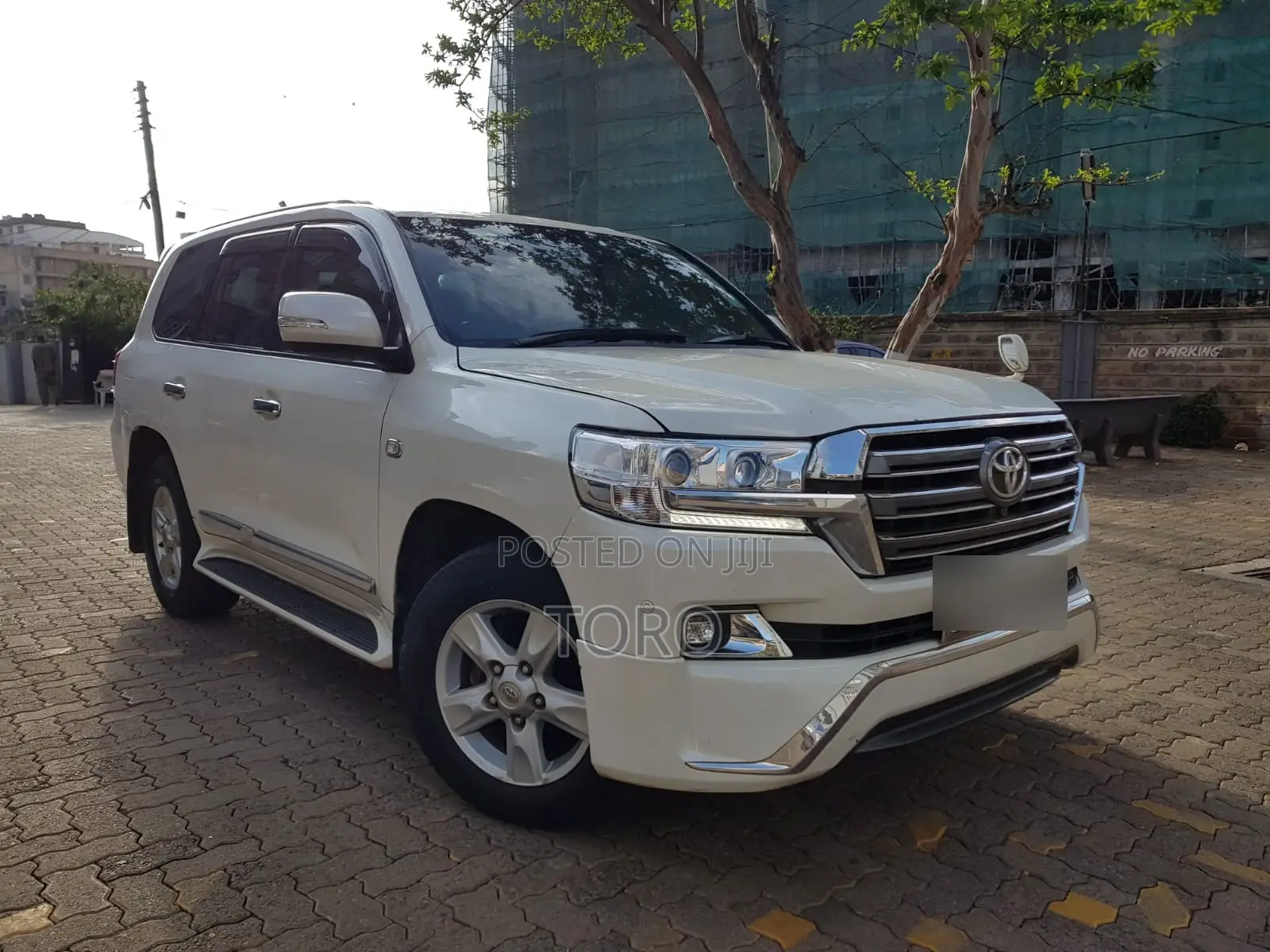 Toyota Land Cruiser 2008 White