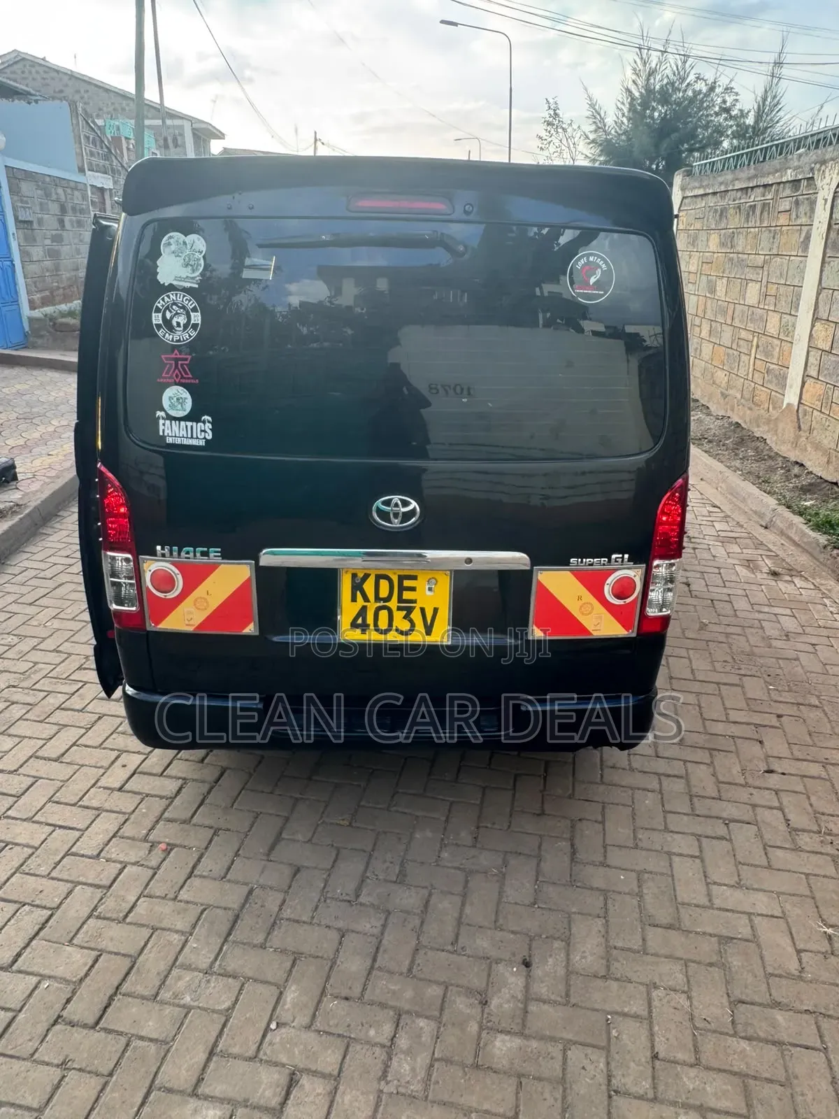 Toyota HiAce 2014 Black