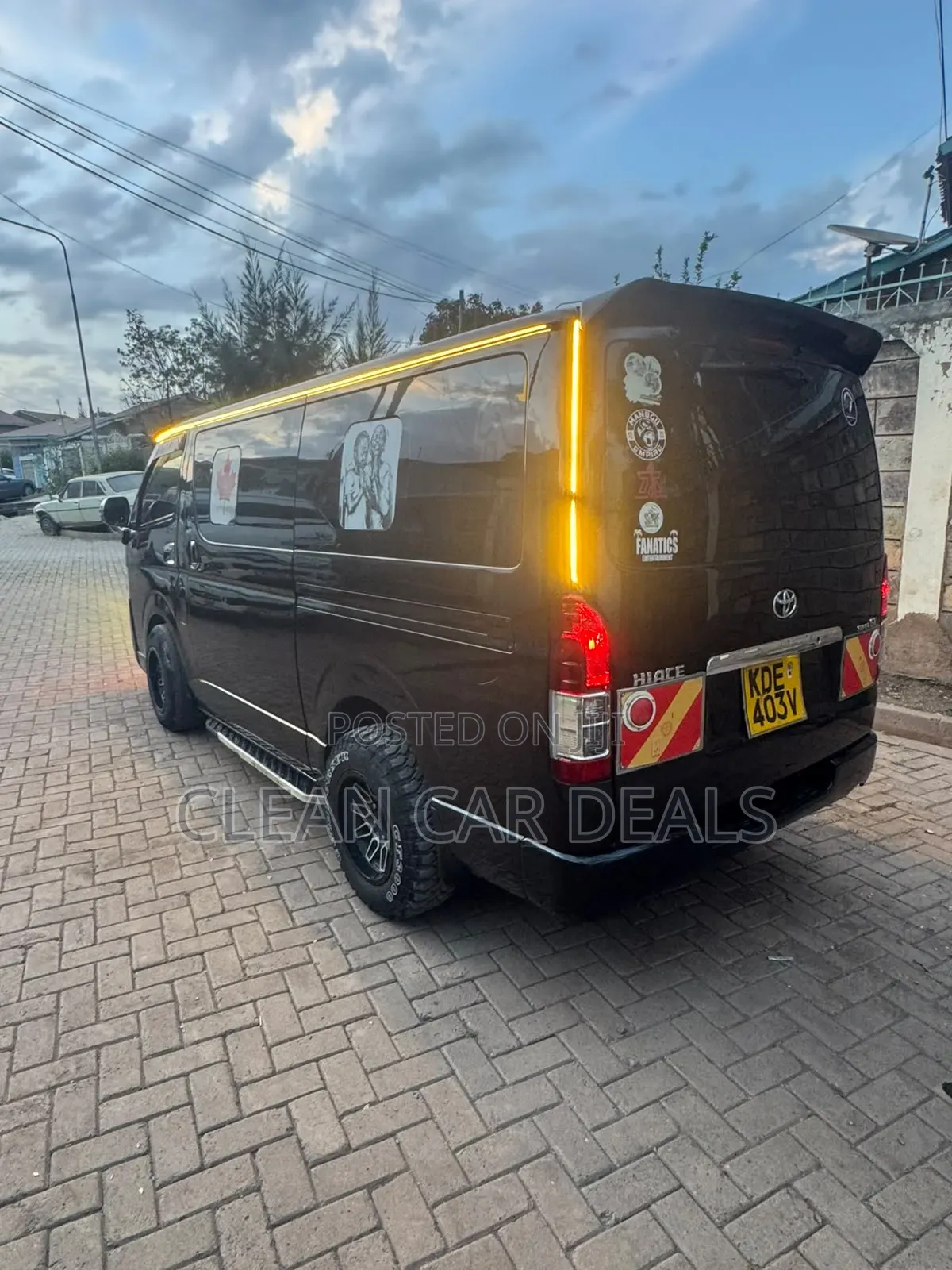 Toyota HiAce 2014 Black