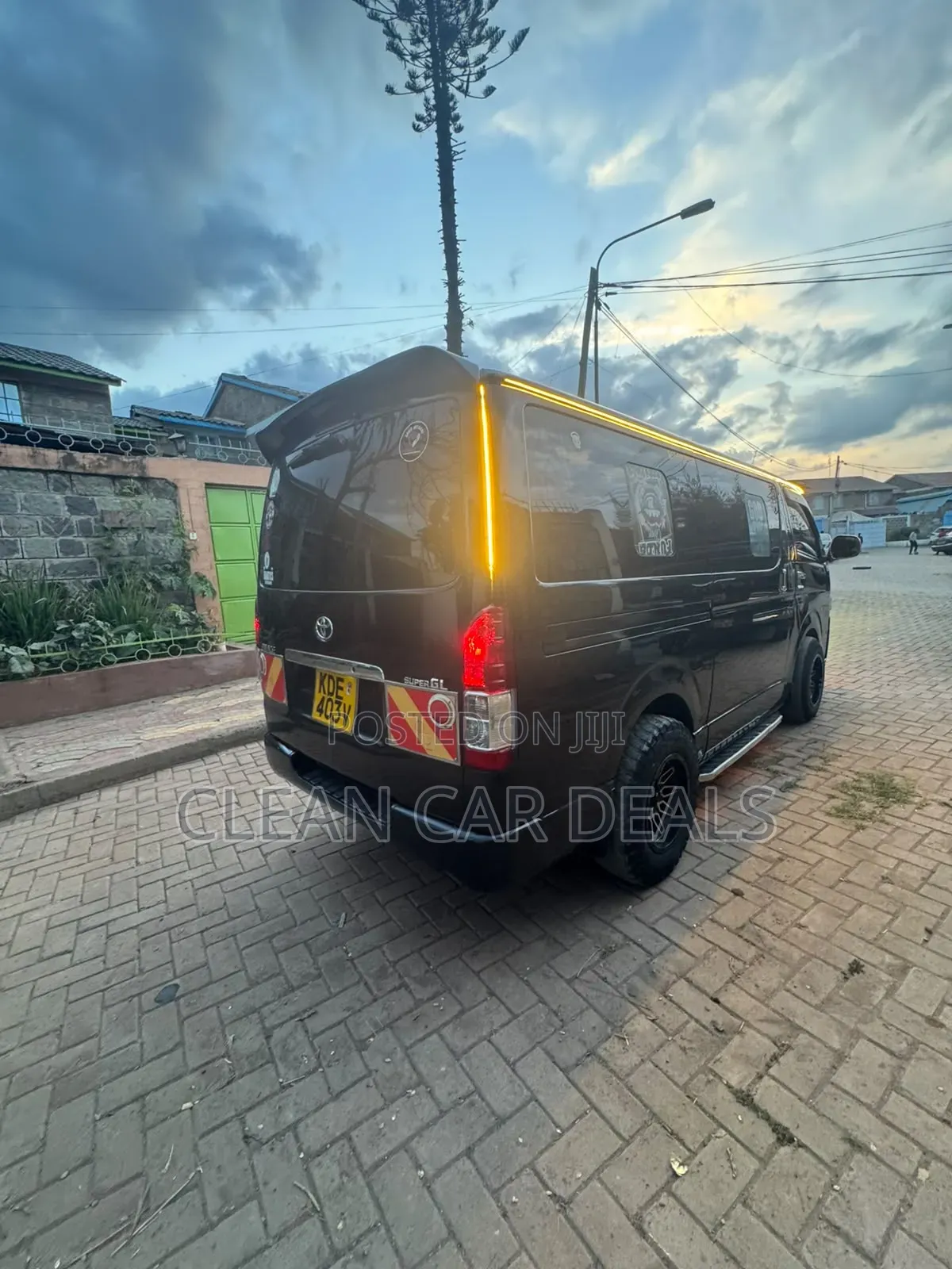 Toyota HiAce 2014 Black