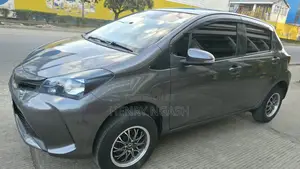 Toyota Vitz 2015 Gray