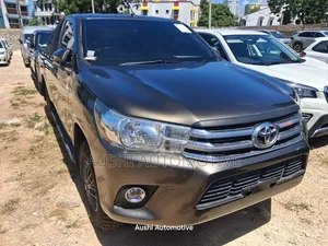 Toyota Hilux 2018 Brown