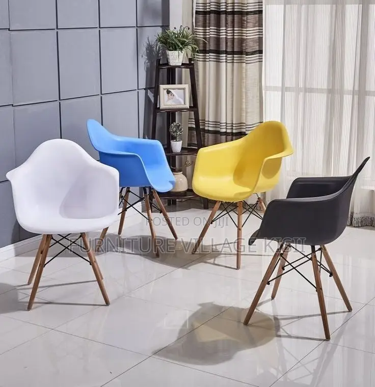 Office Chair: Bistro Eames Chair
