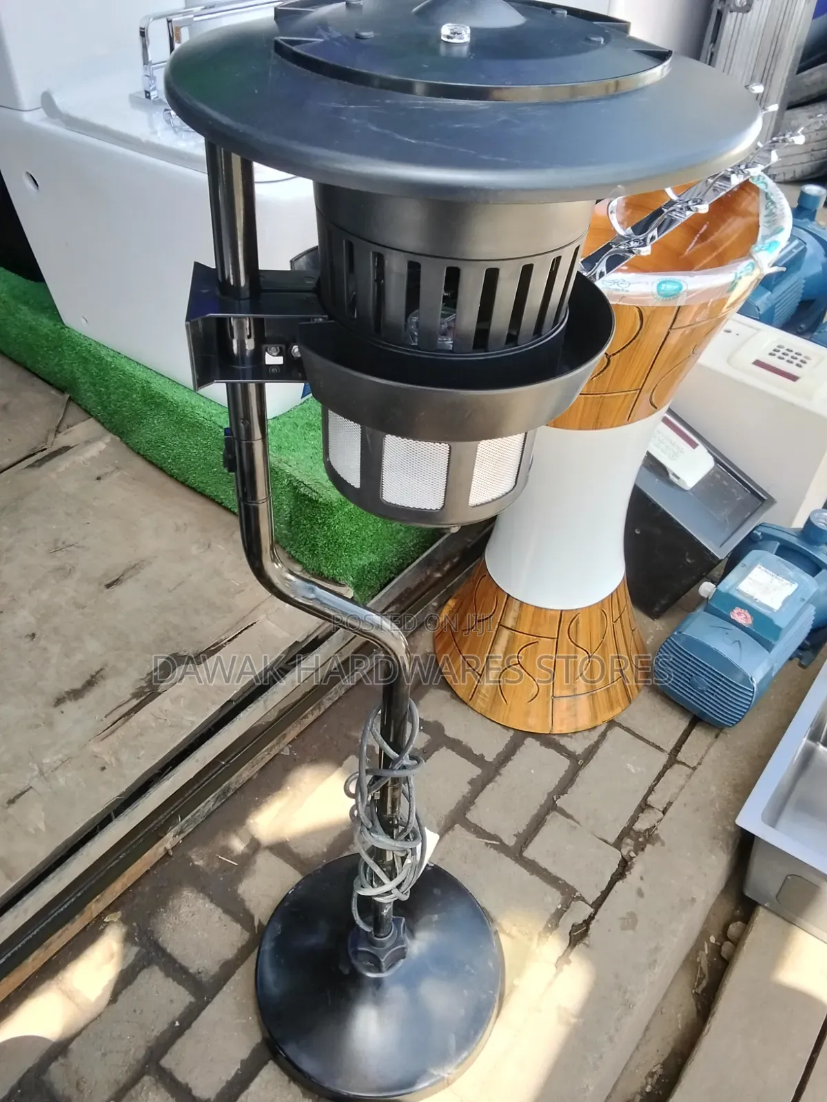 Standing Outdoor Mosquito Trap Lamp