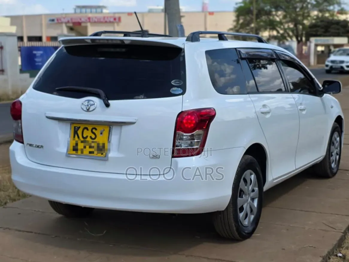 Toyota Corolla Fielder 2011 White