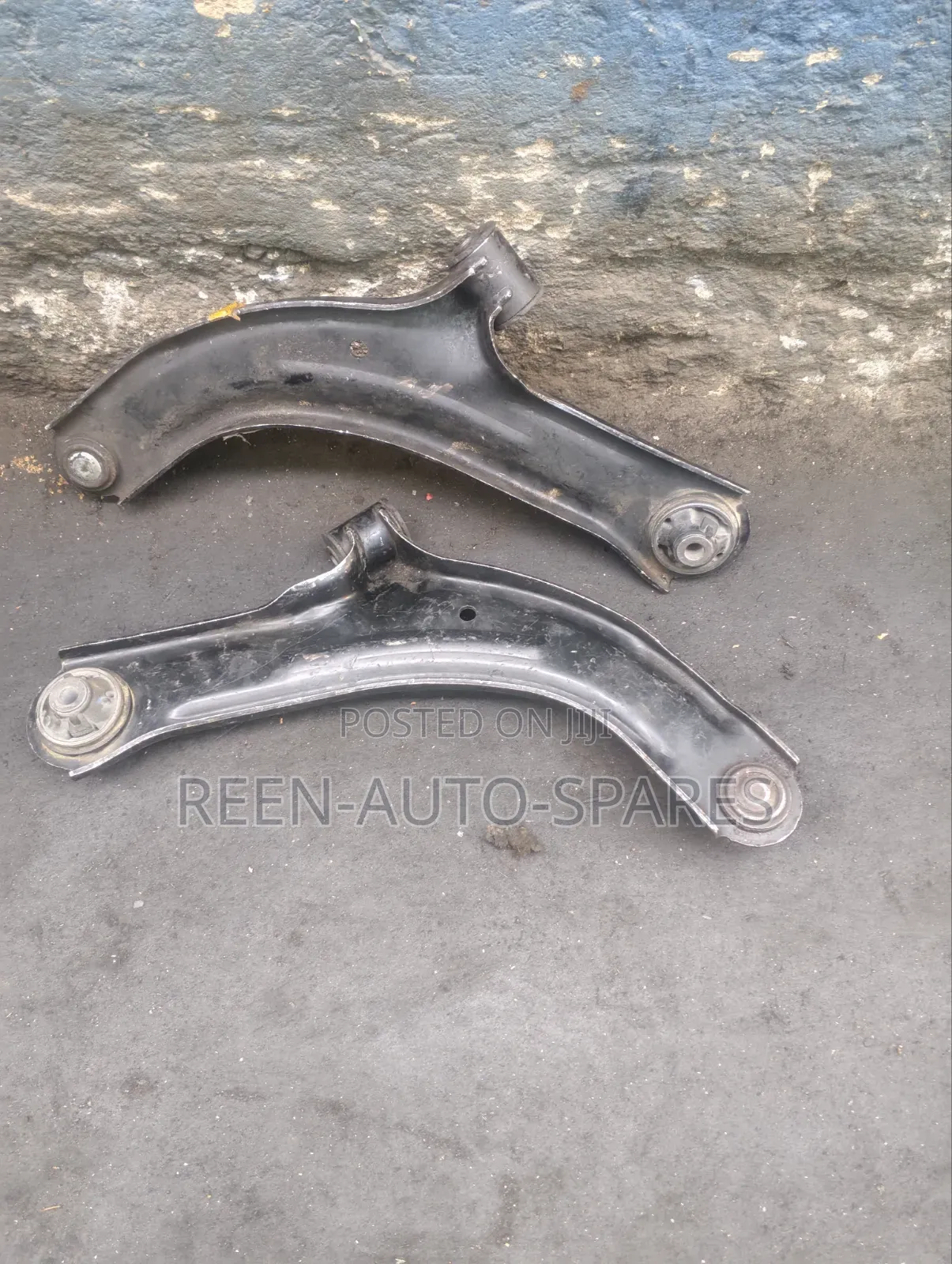 Tiida Y12 Arm