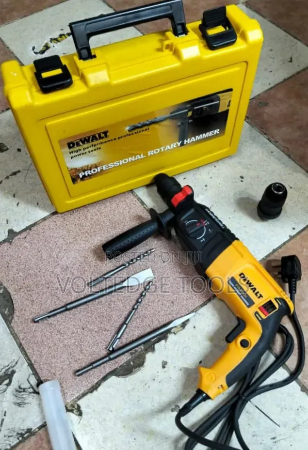 DeWalt Rotary Hammer Drill 240v 2 Chunk 800w