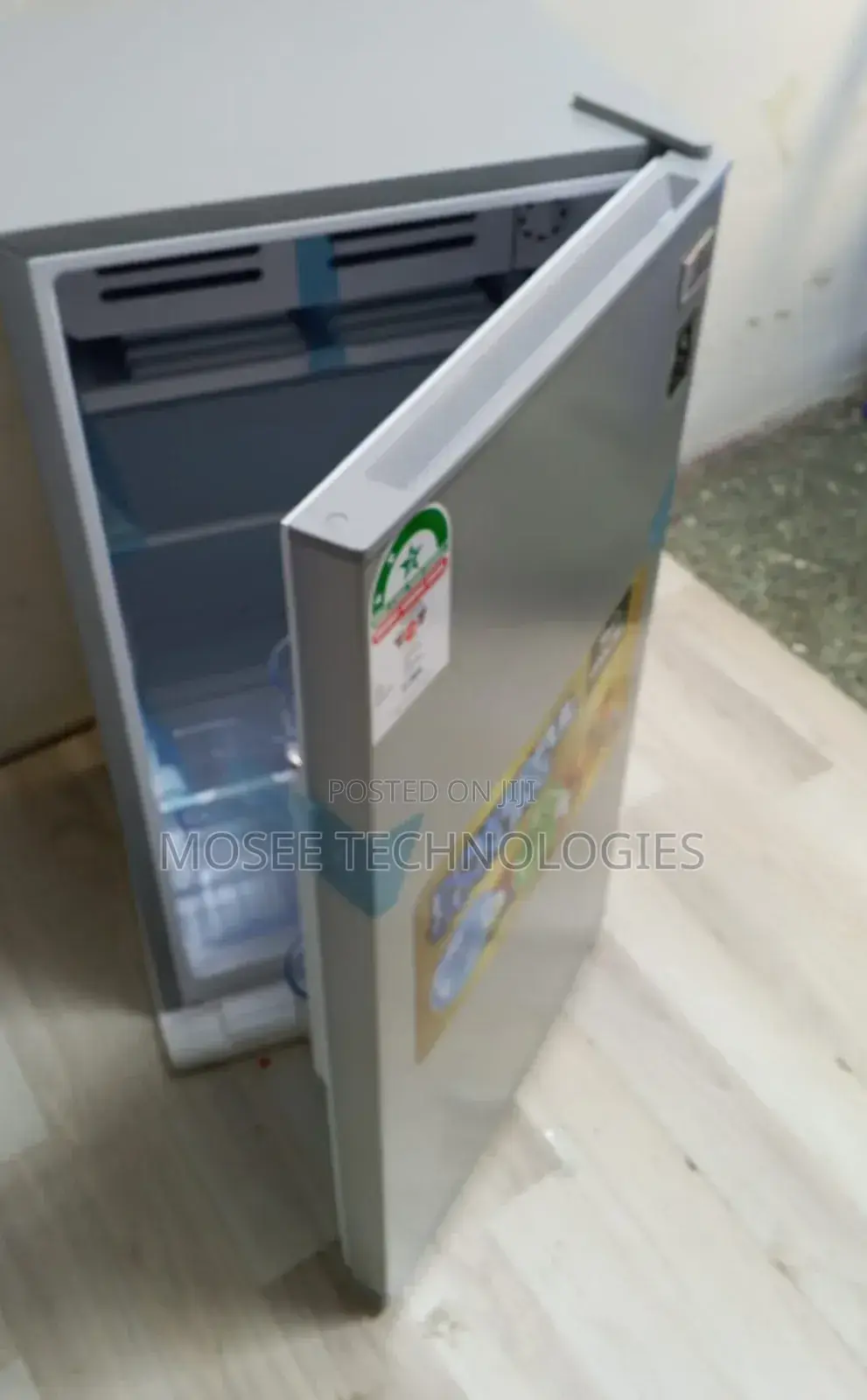 90L Compact Single Door Refrigerator – Spacious & Energy Efficient