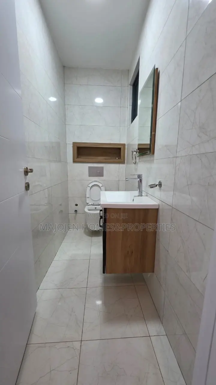 2bdrm Apartment in Valley Arcade for rent
