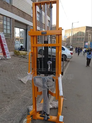 1.5Tonne Foot-Pump Manual Stacker