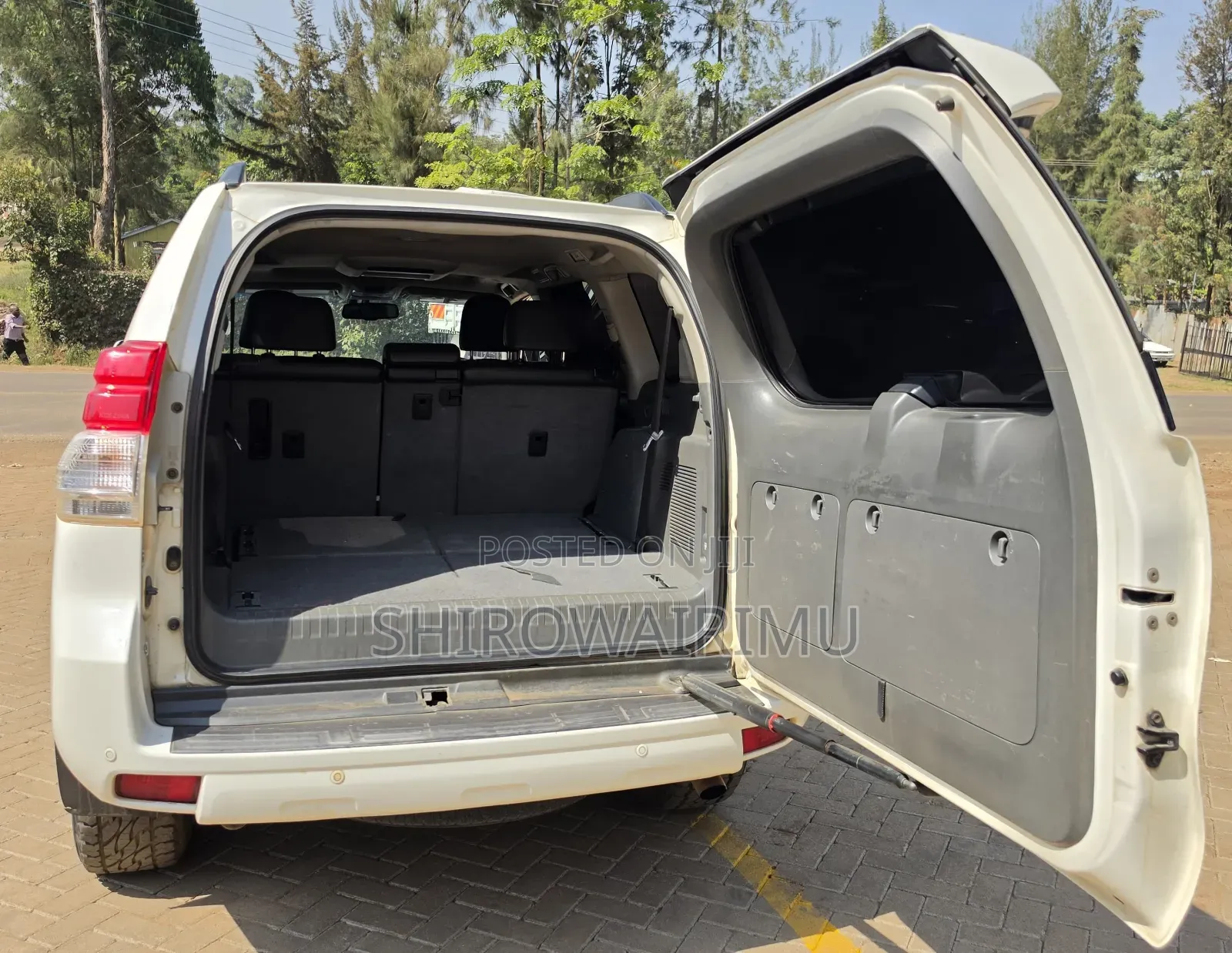 Toyota Land Cruiser Prado 2012 Pearl