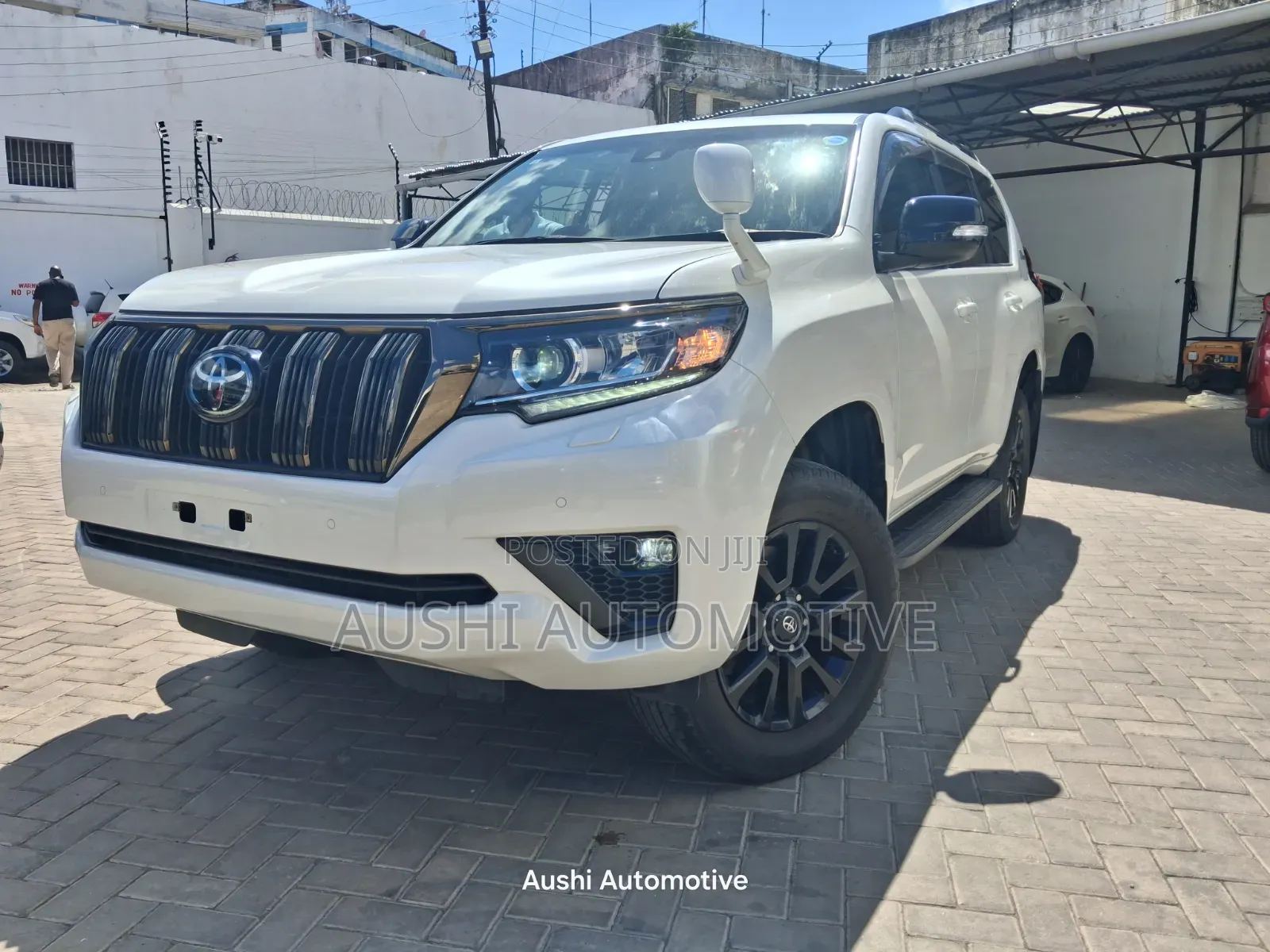 Toyota Land Cruiser 2019 White