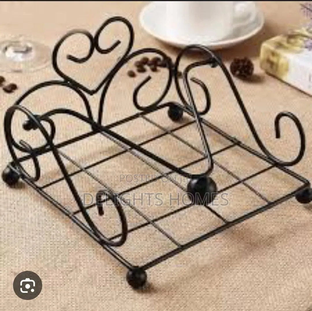 Love Shape Metallic Serviet Holder-Pa