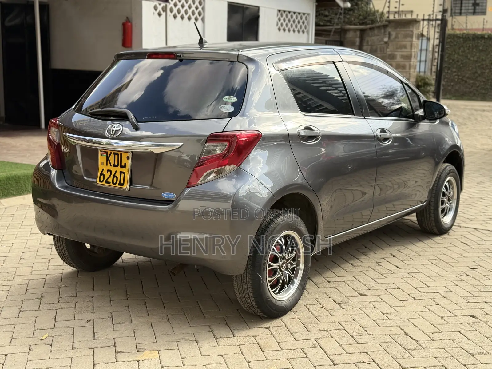 Toyota Vitz 2015 Gray