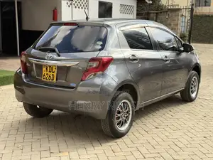 Toyota Vitz 2015 Gray