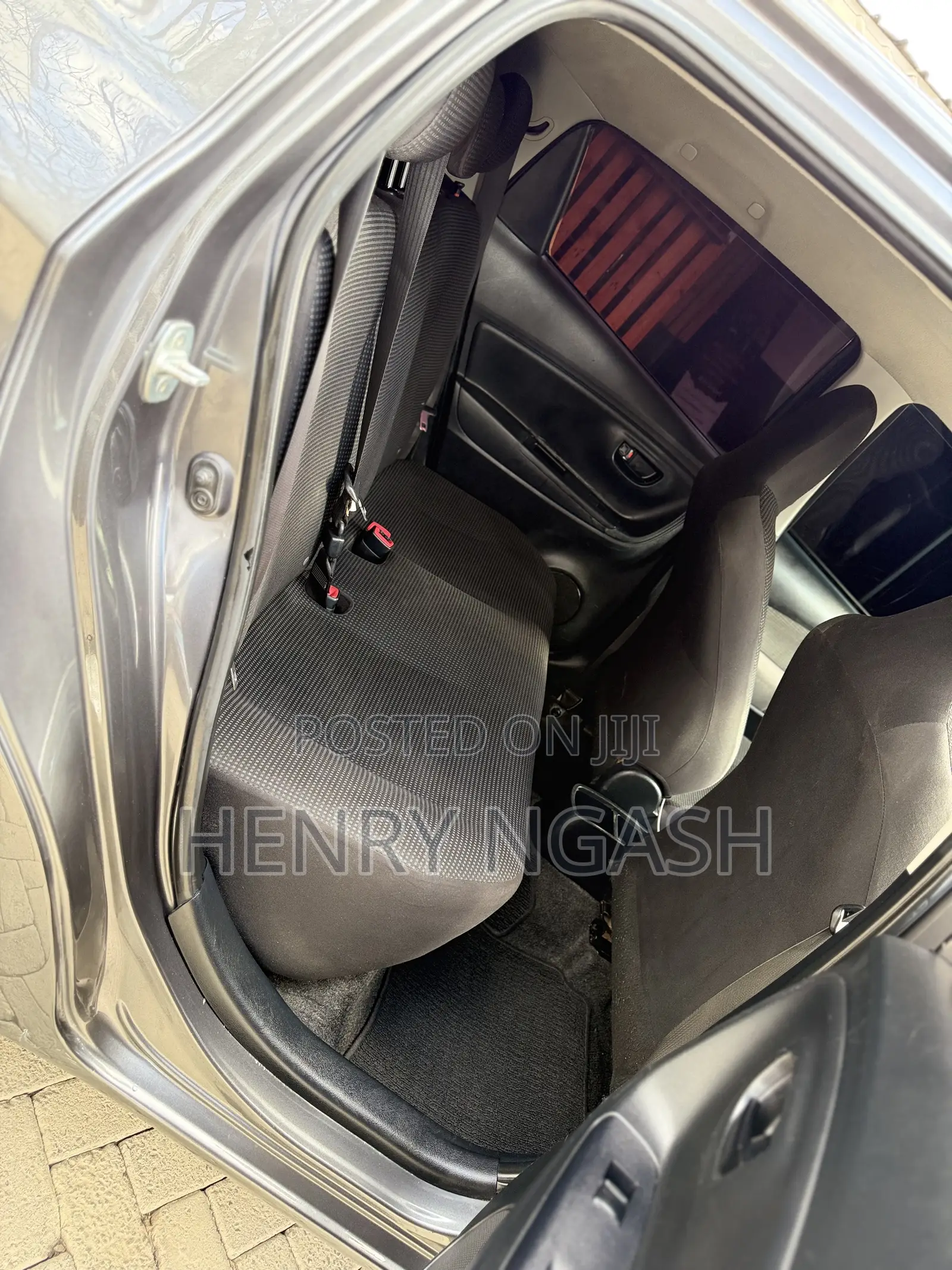 Toyota Vitz 2015 Gray