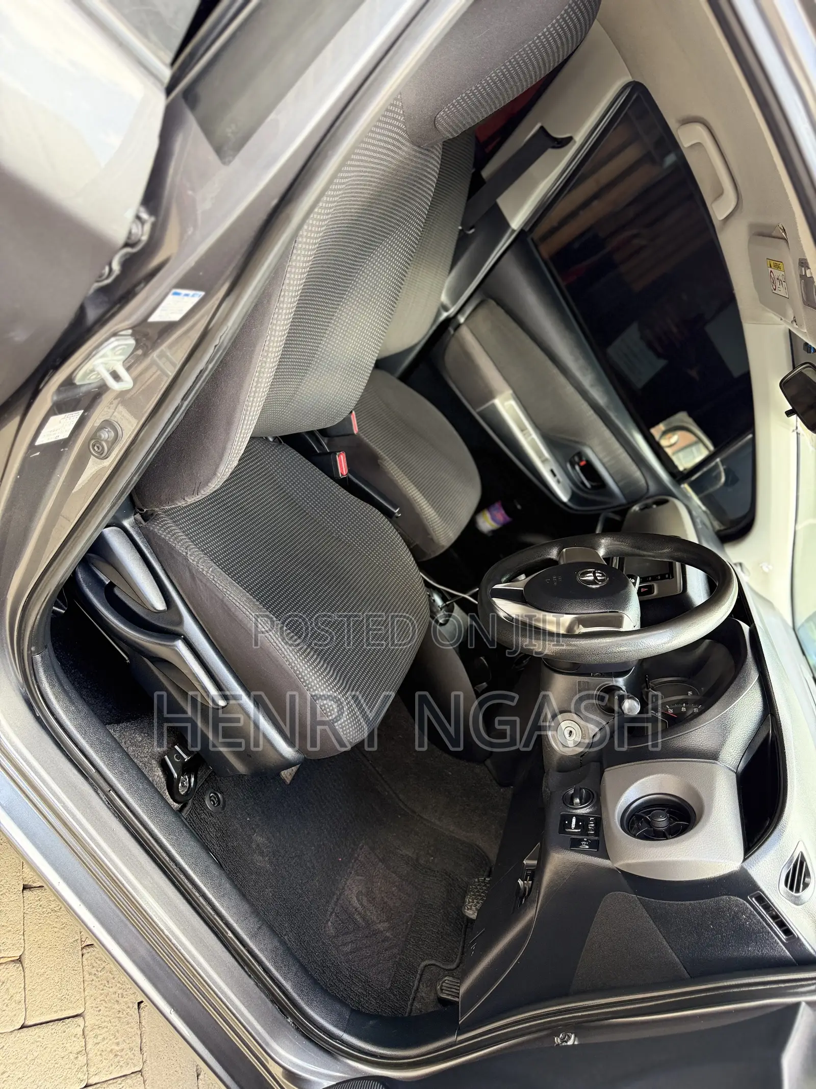 Toyota Vitz 2015 Gray
