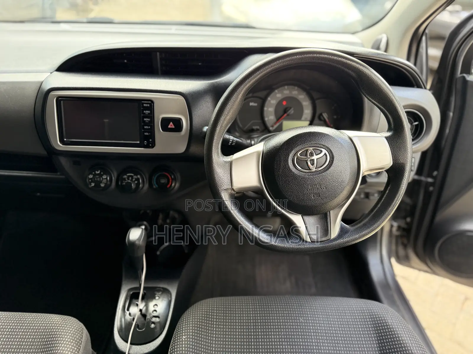 Toyota Vitz 2015 Gray