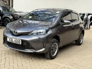 Toyota Vitz 2015 Gray