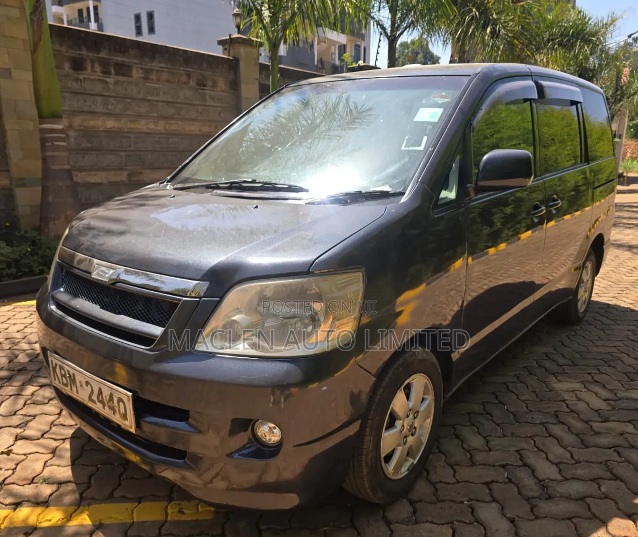 Toyota Noah 2003 Black